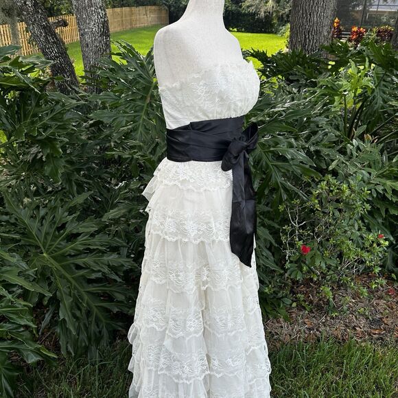 Vintage Ruffled Lace Formal Prom Dress Black Bow Tiered Prairie 3/4 Cottagecore - Picture 4 of 12
